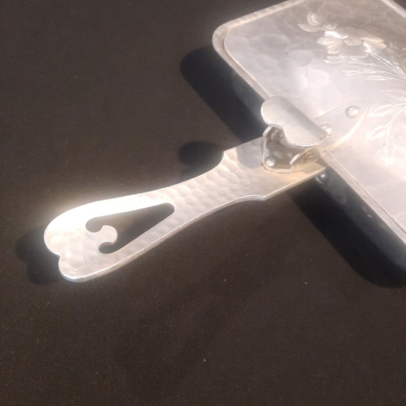 Vtg Continental Silver Silent Butler Hammered Aluminum Flip Top Crumb Catcher - Picture 2 of 9